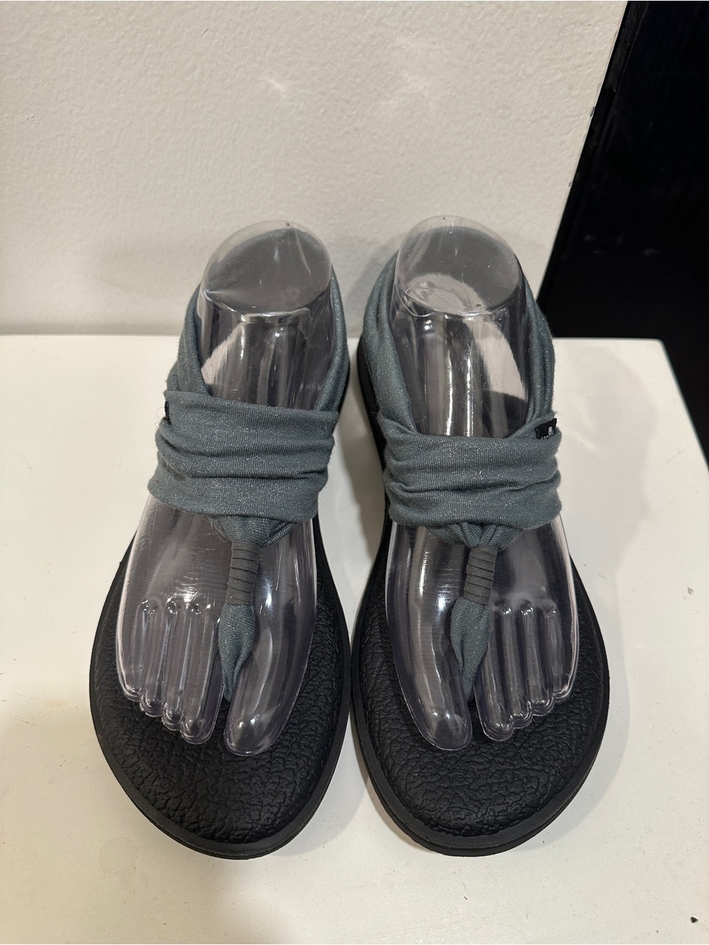 Sanuk Yoga Sling 2 sandals size 8 EUC